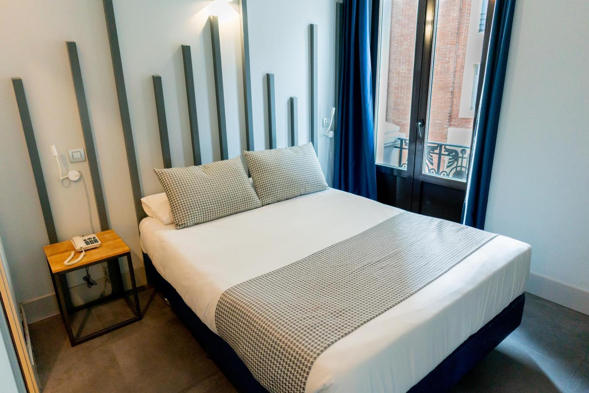 Carmen-gran Via Hostel *